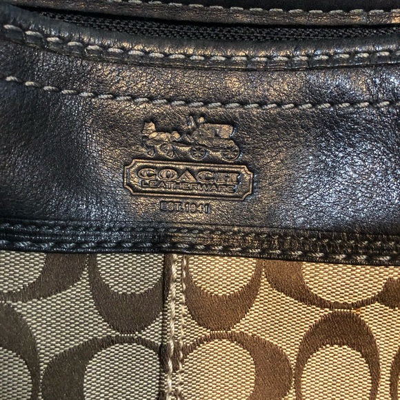 Coach Extra Large Bag - Picture 9 of 10